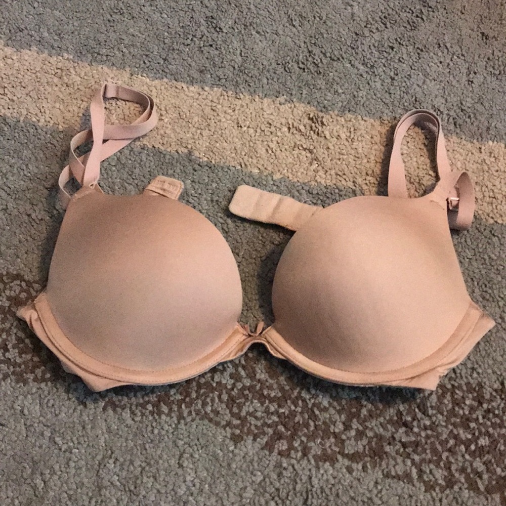 Victoria’s Secret “Pink” bra 32B